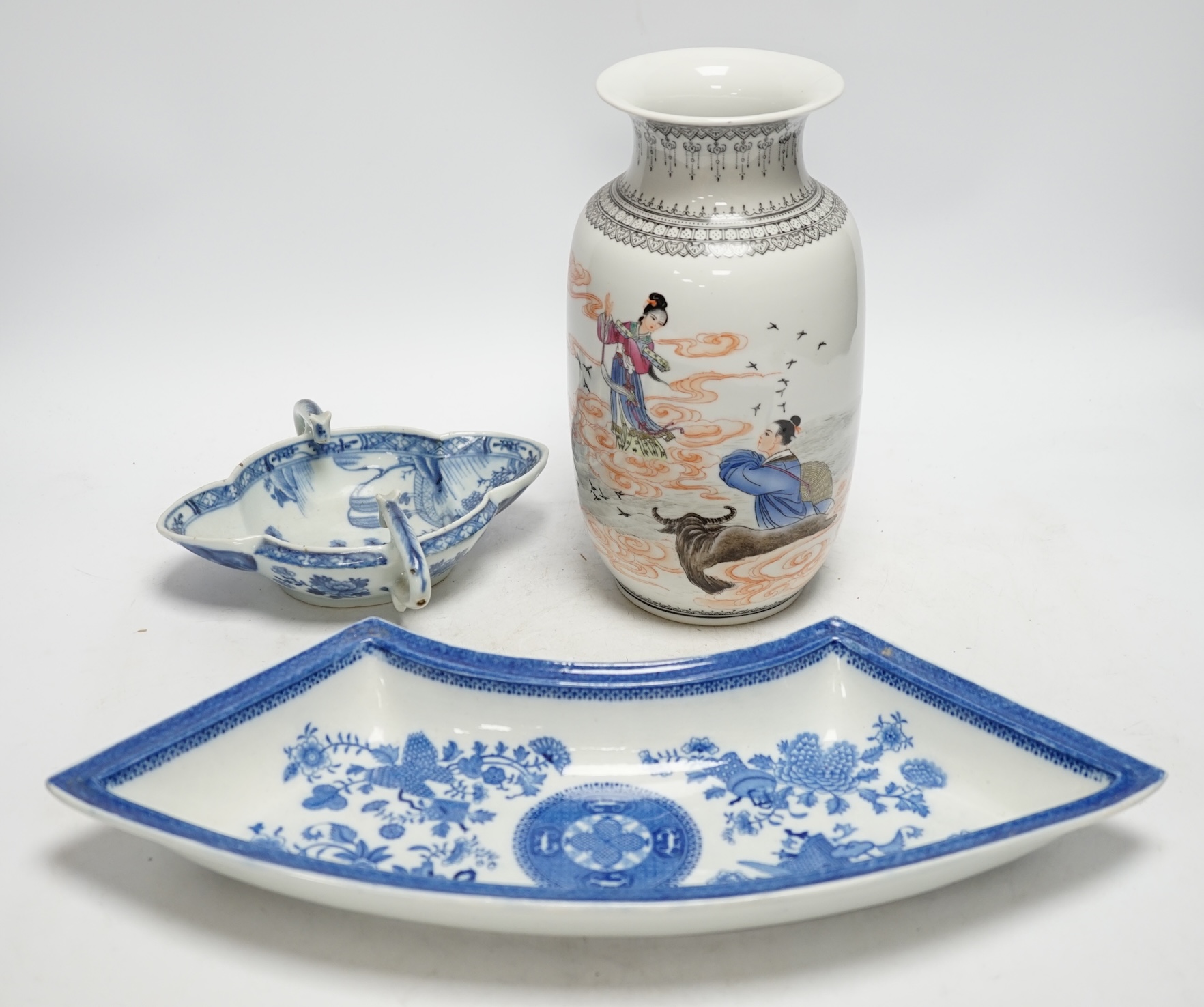 A Chinese republic era porcelain vase, 24.5cm, an 18th century Chinese export double lipped sauceboat and a pearlware sectional blue and white entrée dish (3)